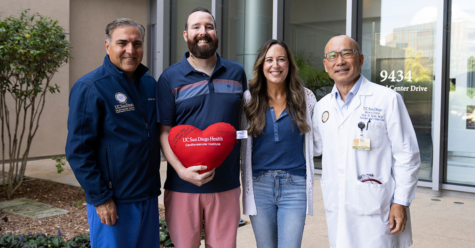 In July 2024, Washburn was the 5,000th patient to undergo a PTE surgery at UC San Diego Health. The region’s only academic medical center pioneered the surgery and has performed the most in the world. From left: Michael Madani, MD, Mark and Melissa Washburn, Nick Kim, MD. Photo credit: Leslie Aquinde, UC San Diego Health